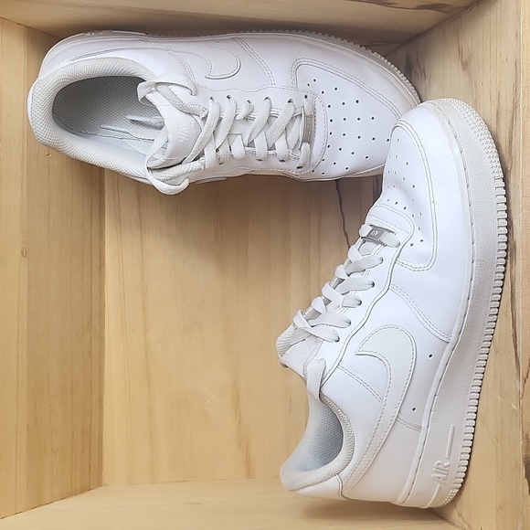 womens white air force 1 size 7.5